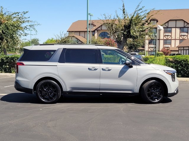 New 2026 Kia Carnival SX Prestige FWD image 3