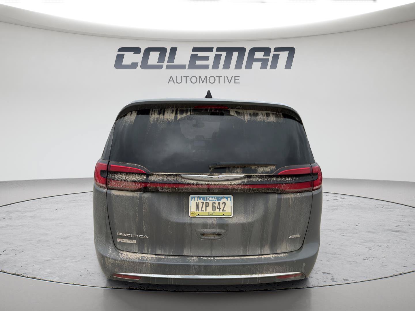 Used 2023 Chrysler Pacifica Touring-L AWD/4WD image 4