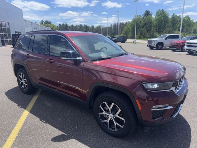 Certified 2024 Jeep Grand Cherokee Limited AWD/4WD image 10