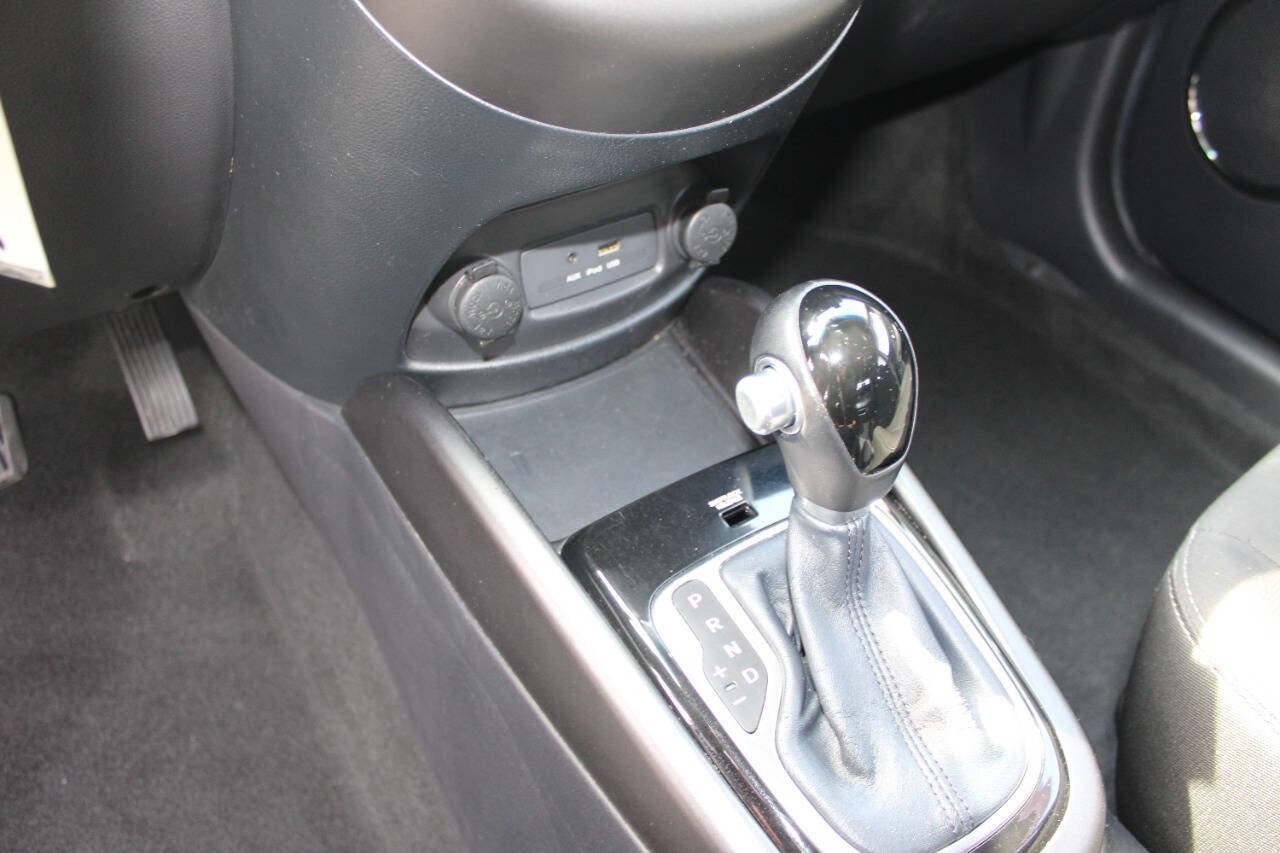 Used 2012 Kia Soul + FWD image 16