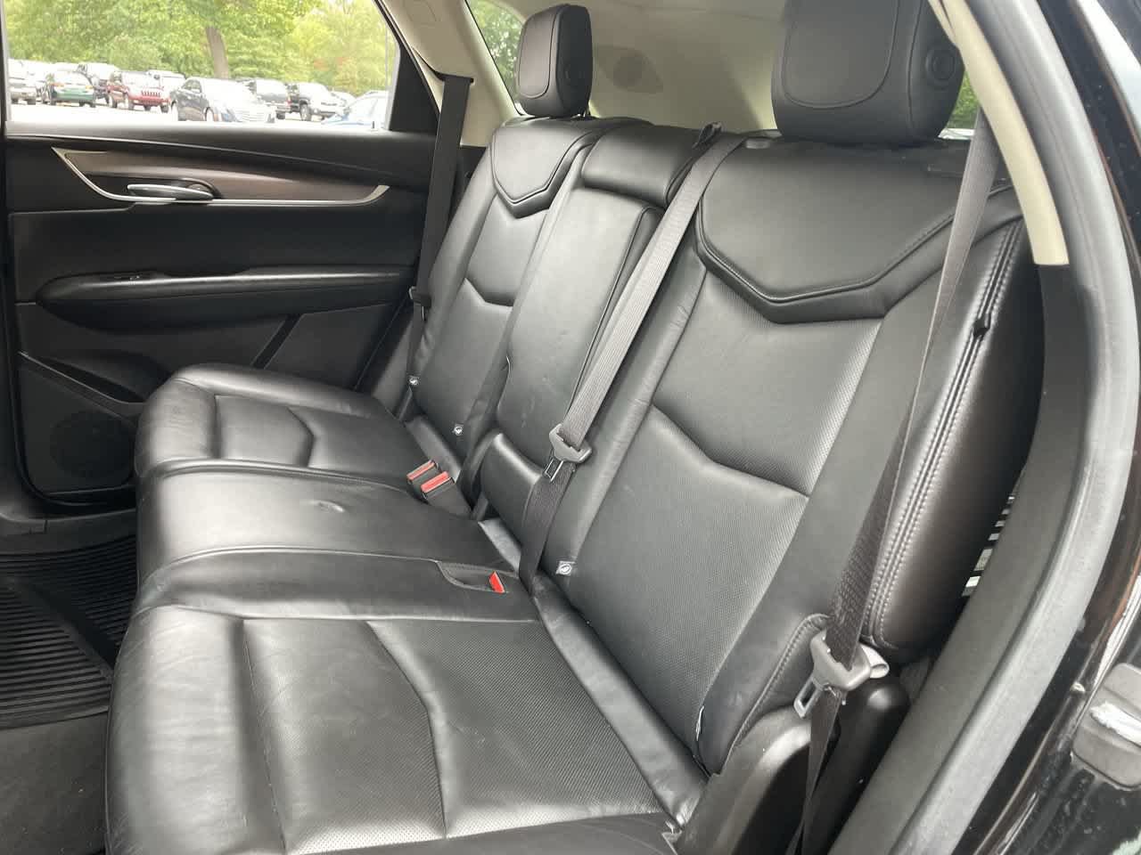 Used 2018 Cadillac XT5 Luxury w/ Driver Awareness Package AWD/4WD image 19