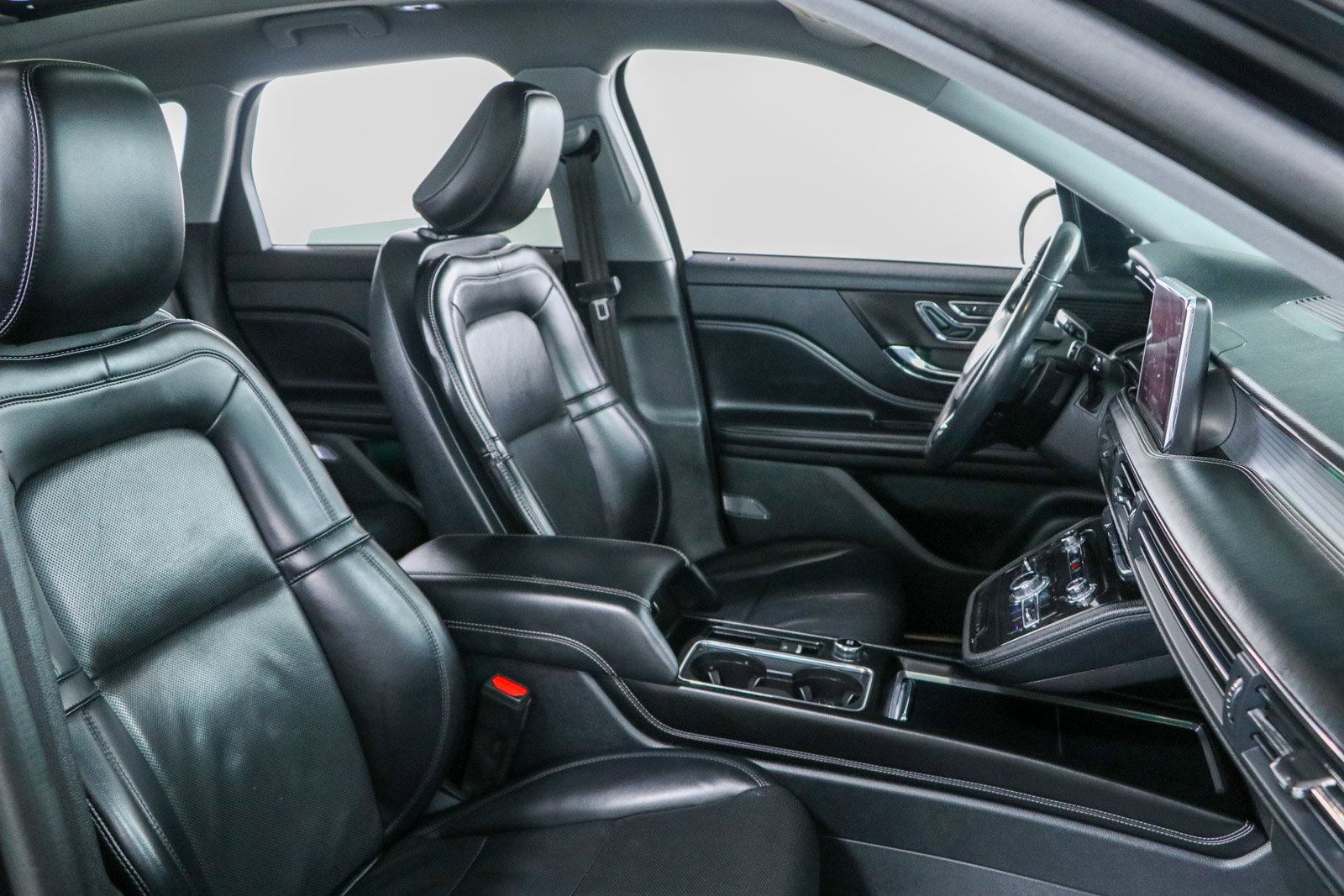 Used 2021 Lincoln Corsair AWD w/ Premium Package image 27