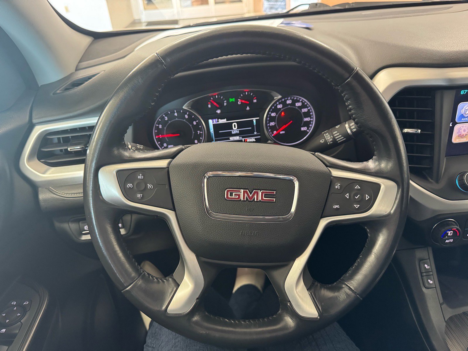 Used 2017 GMC Acadia SLT image 25