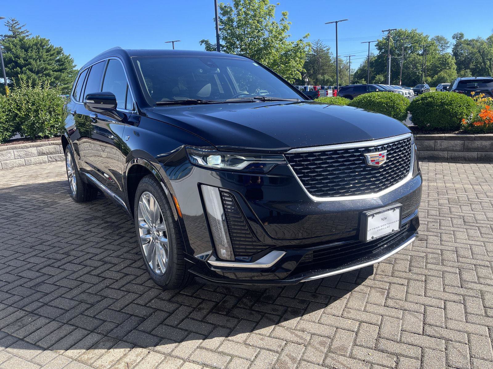 Used 2024 Cadillac XT6 Premium Luxury w/ LPO, Floor Liner Package AWD/4WD image 7
