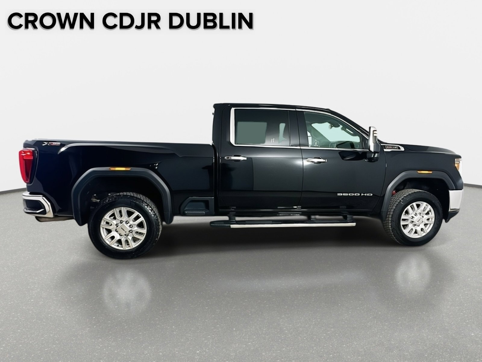 Used 2022 GMC Sierra 3500 SLT w/ SLT Premium Package image 5
