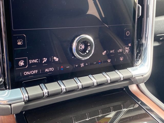 Certified 2025 GMC Yukon XL Denali AWD/4WD image 11