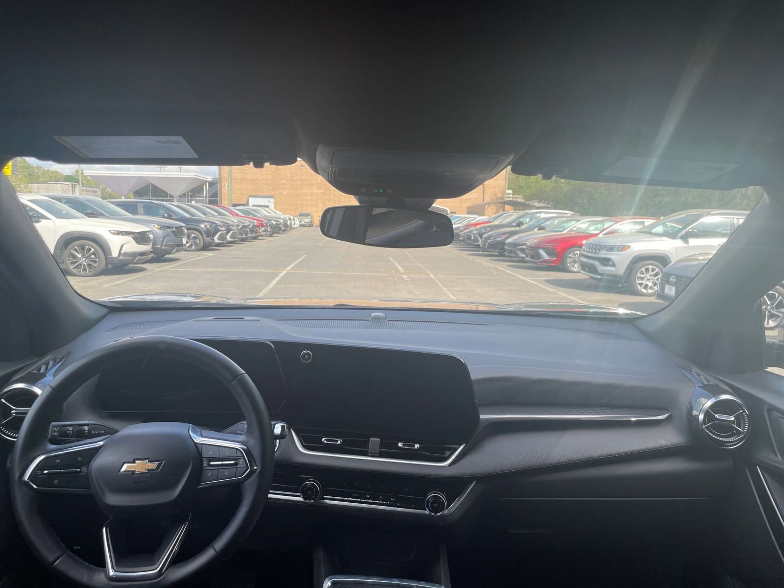 Used 2025 Chevrolet Equinox LT FWD image 34