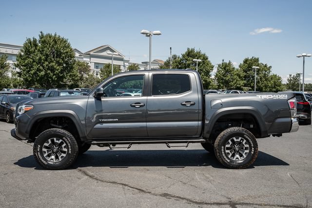 Used 2020 Toyota Tacoma TRD Off-Road AWD/4WD image 4
