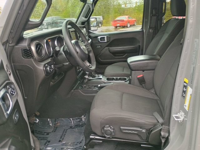 Used 2023 Jeep Wrangler Unlimited Sport AWD/4WD image 25