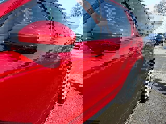 Used 2020 Land Rover Discovery Sport S R-Dynamic image 5