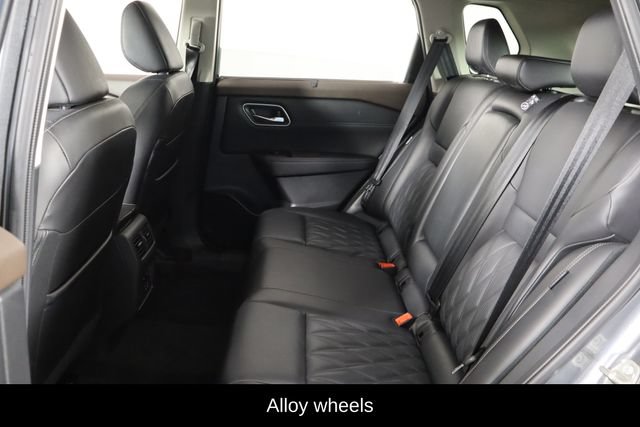 Used 2023 Nissan Rogue Platinum w/ Platinum Premium Package FWD image 17