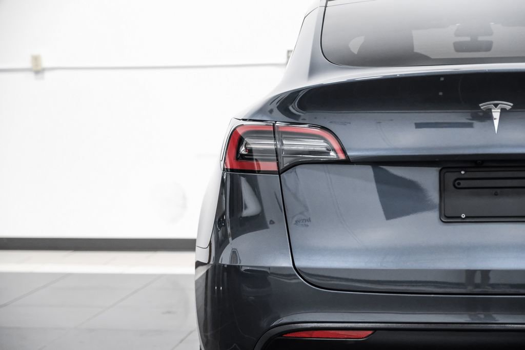 Used 2023 Tesla Model Y Long Range AWD/4WD image 46