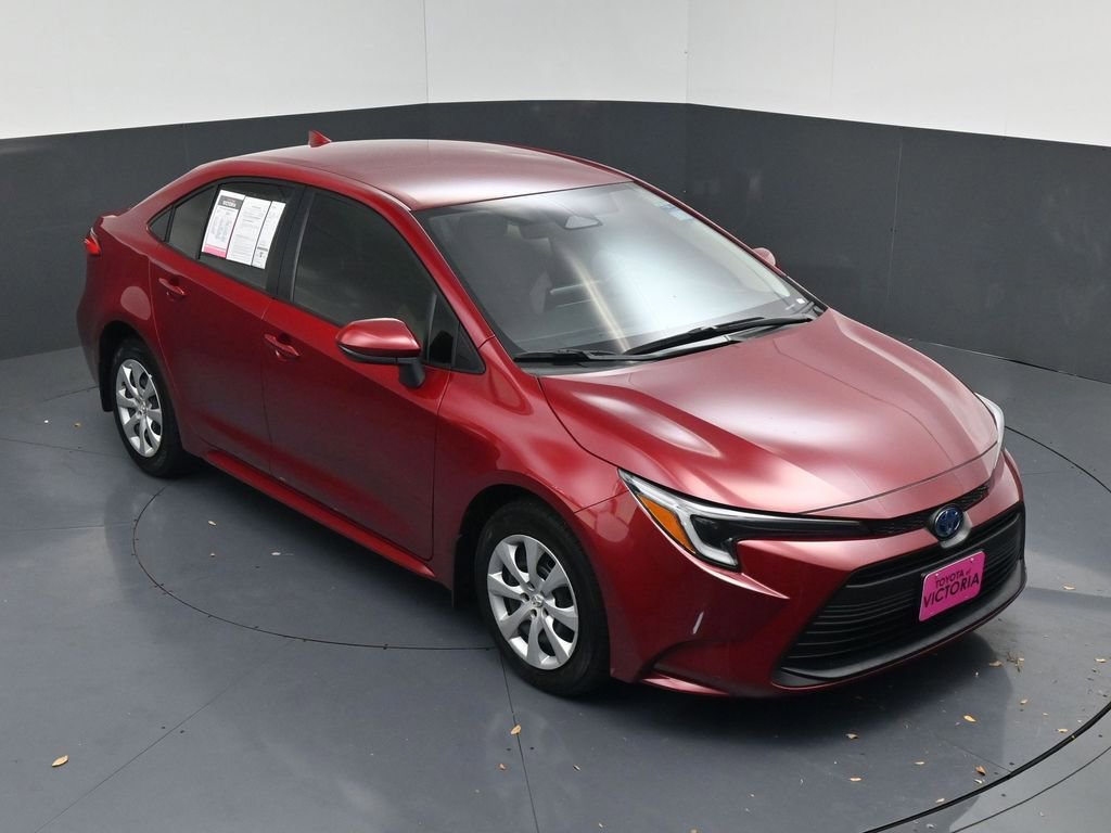 Used 2025 Toyota Corolla LE image 13
