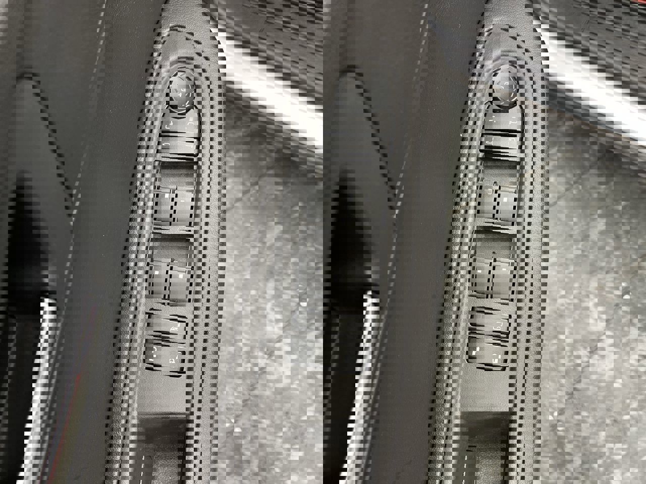 Used 2016 Chevrolet Traverse LT image 8