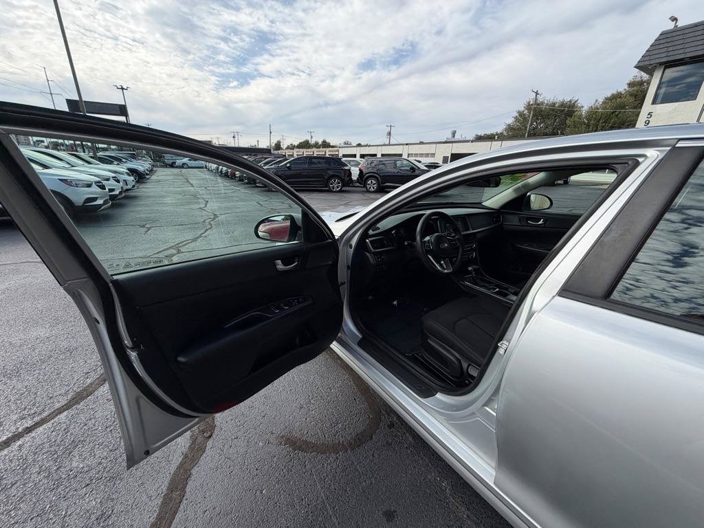 Used 2020 Kia Optima LX FWD image 24