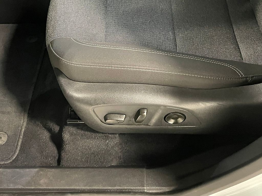 Used 2025 GMC Acadia Elevation image 25