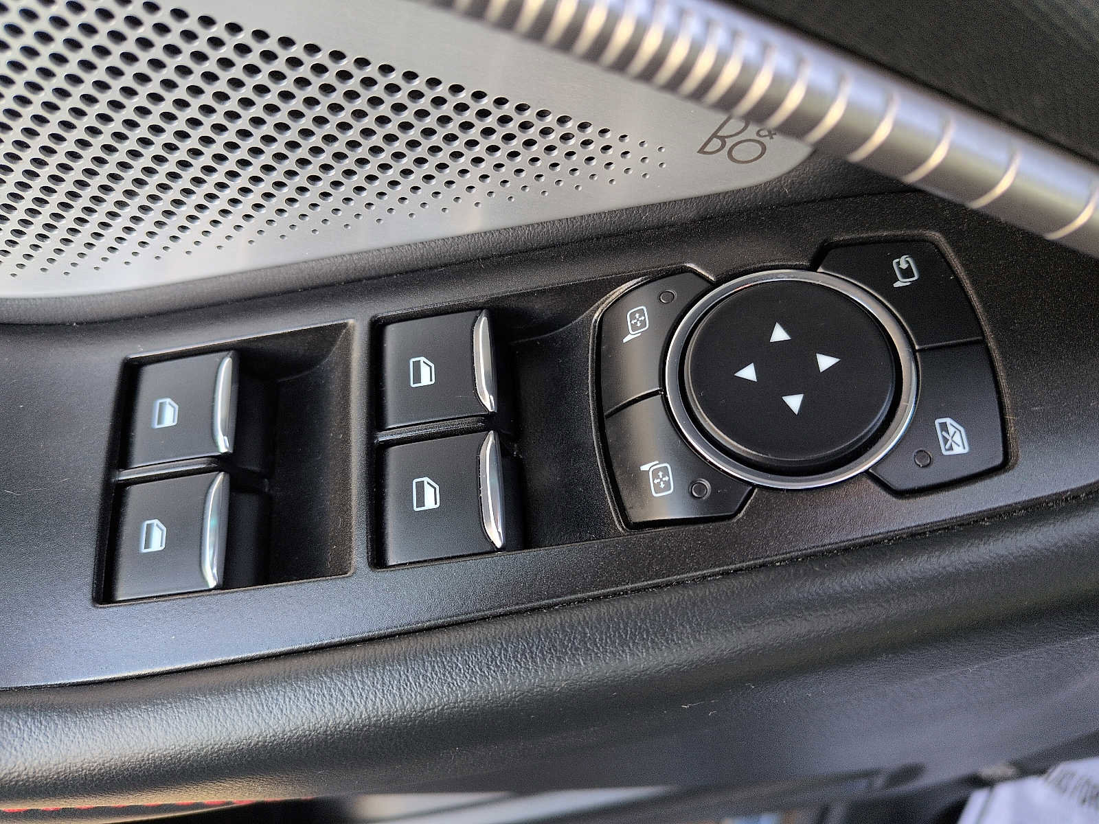 Used 2025 Ford Explorer ST image 15