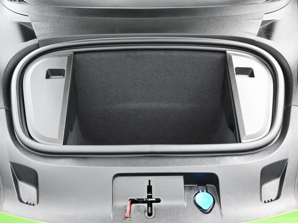 Used 2023 Porsche Taycan image 39