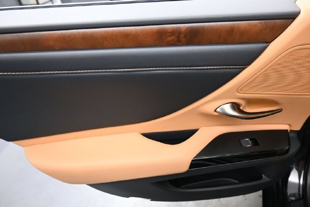 Used 2025 Lexus ES 350 w/ Premium Package FWD image 20