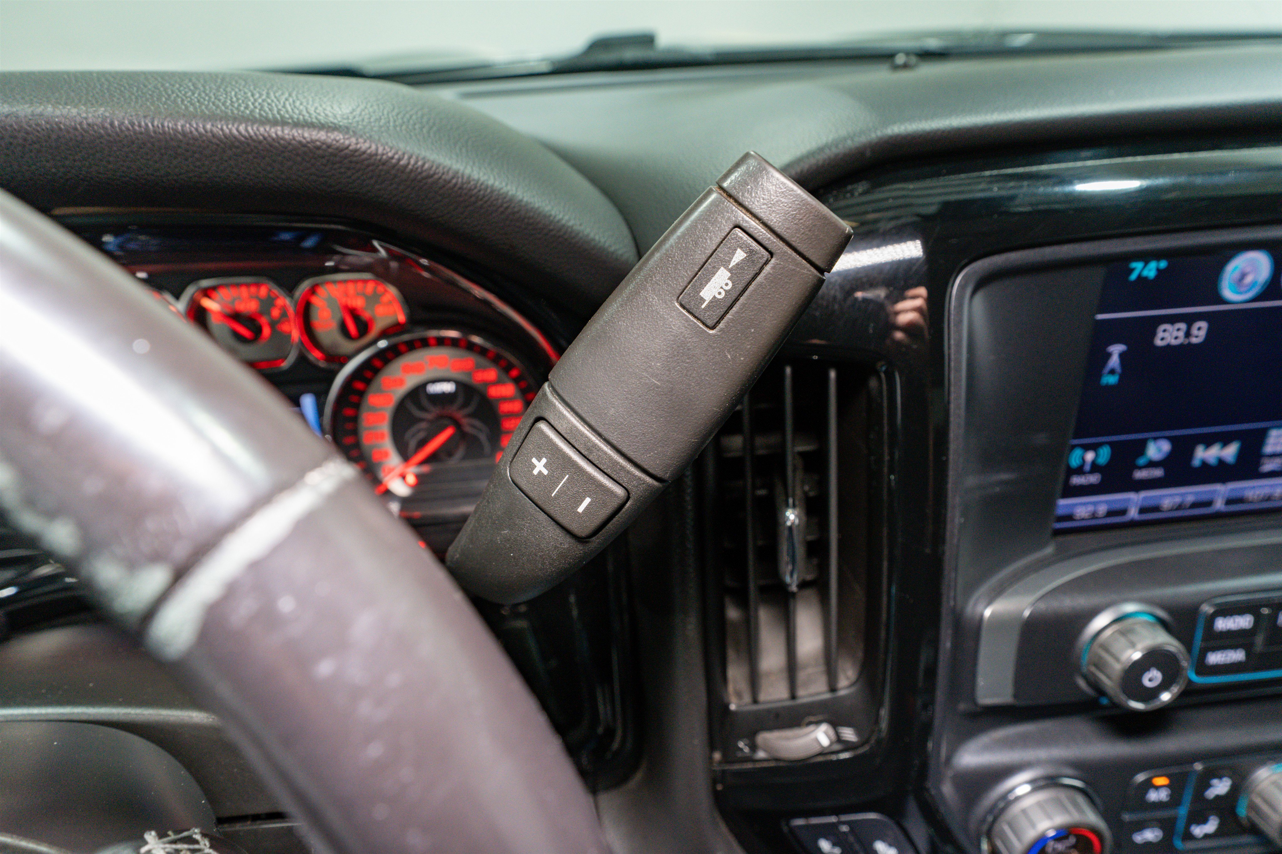 Used 2018 Chevrolet Silverado 1500 LT w/ All Star Edition image 28