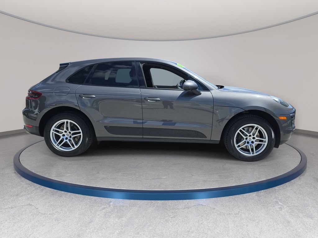 Used 2018 Porsche Macan AWD/4WD image 5