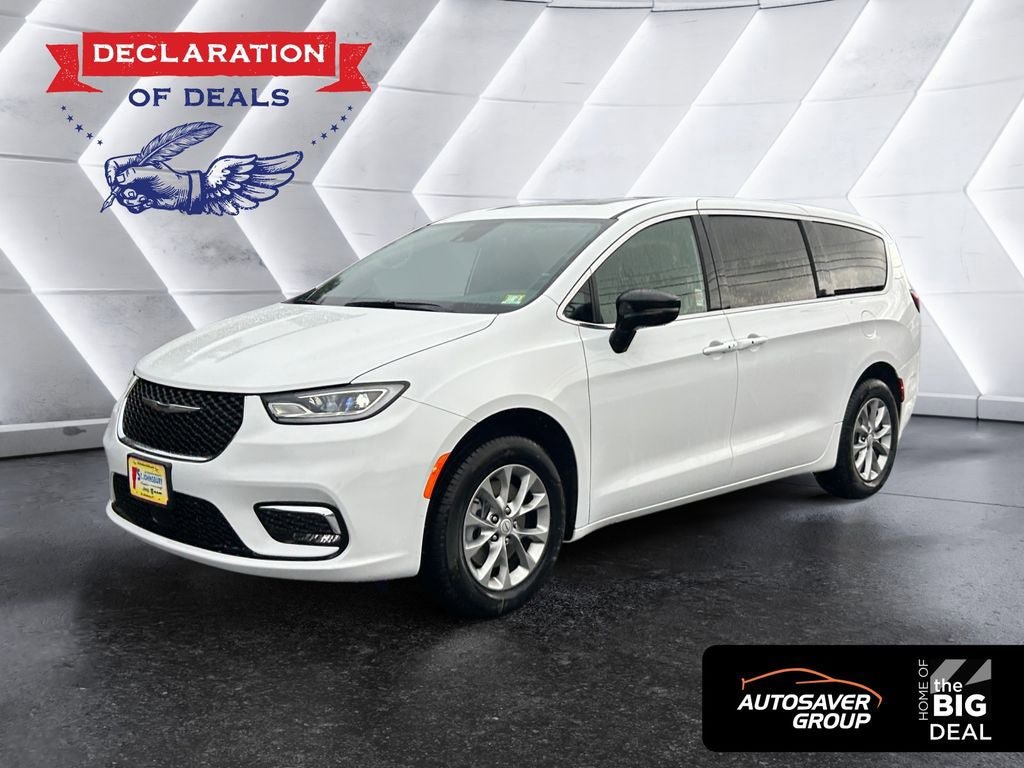 New 2026 Chrysler Pacifica Select image 1
