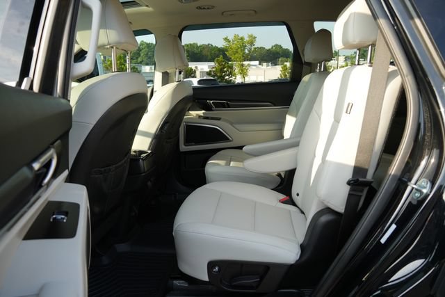Used 2025 Kia Telluride S FWD image 15