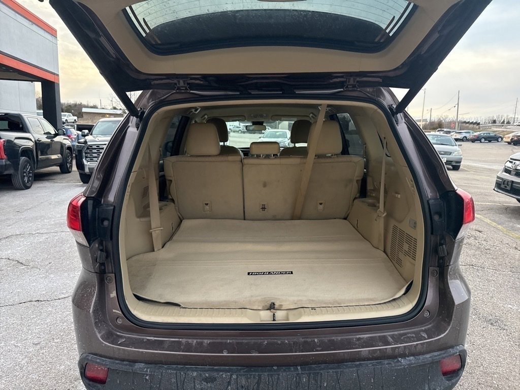 Used 2018 Toyota Highlander Plus image 4