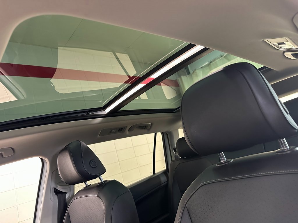 Used 2020 Volkswagen Tiguan SE w/ Panoramic Sunroof Package image 10