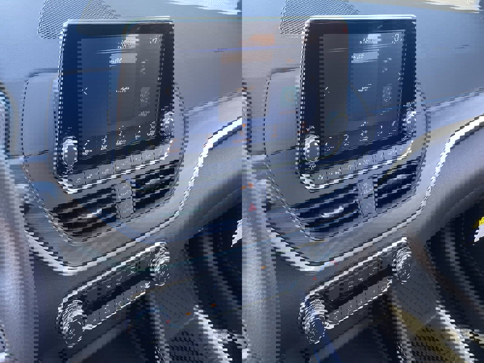 New 2025 Nissan Altima 2.5 SV image 17