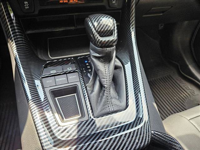 Used 2021 Toyota RAV4 XLE w/ Convenience Package FWD image 11