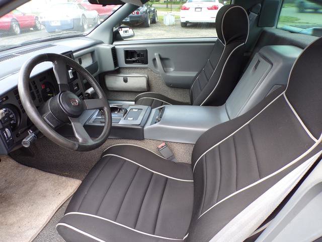 Used 1986 Pontiac Fiero GT image 10