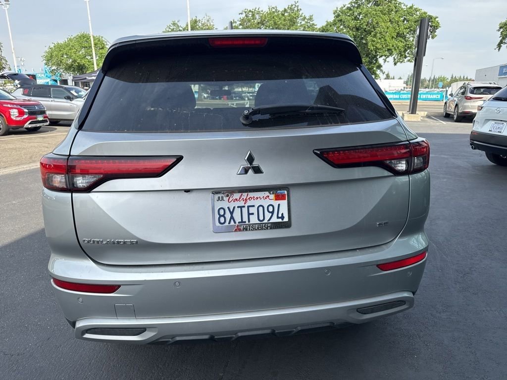 Used 2022 Mitsubishi Outlander SE image 6
