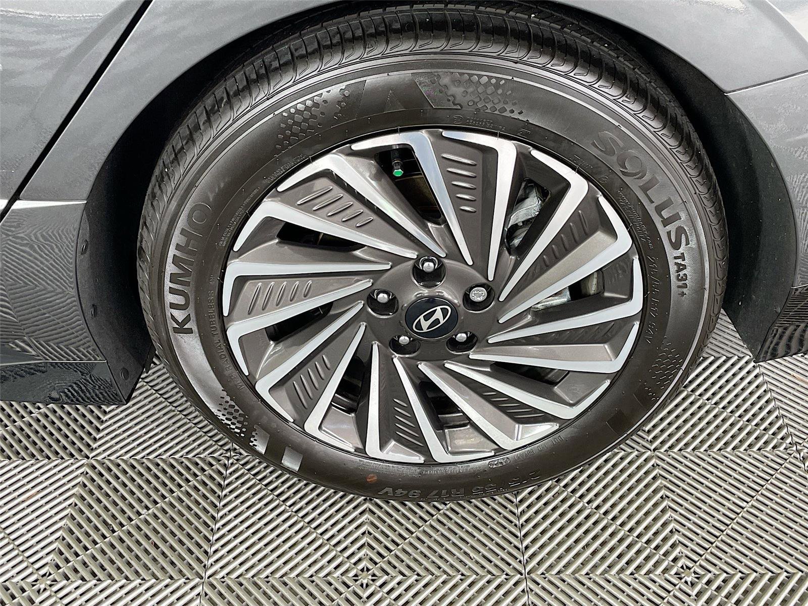 Used 2025 Hyundai Sonata Limited image 36