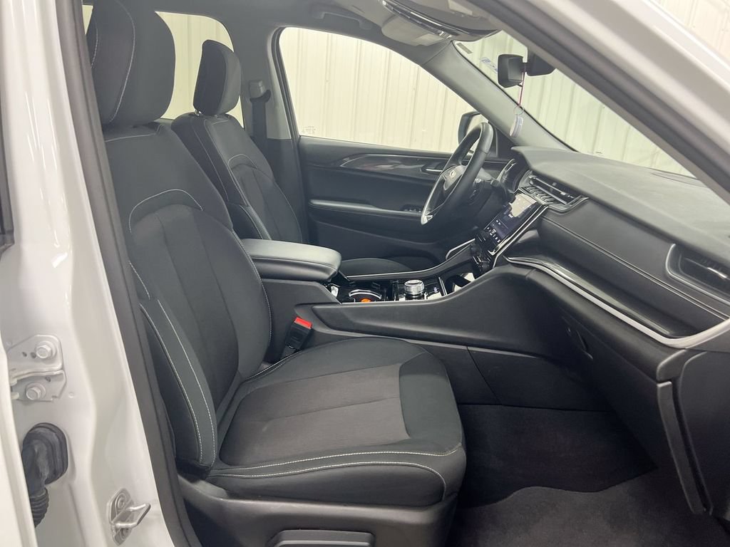 Used 2022 Jeep Grand Cherokee L Laredo w/ Luxury Tech Group I AWD/4WD image 21