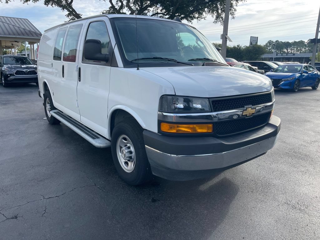 Used 2025 Chevrolet Express 2500 w/ Driver Convenience Package RWD image 9