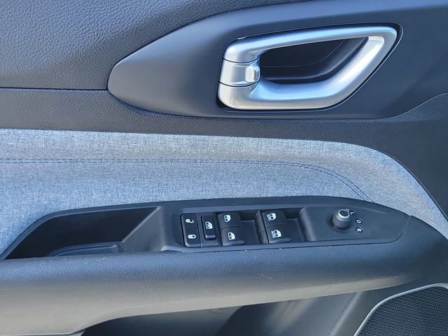 Used 2023 Jeep Compass Sport image 22