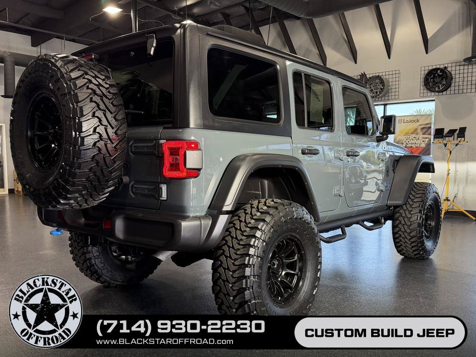 Used 2025 Jeep Wrangler Unlimited Rubicon 4xe w/ Convenience Group AWD/4WD image 29