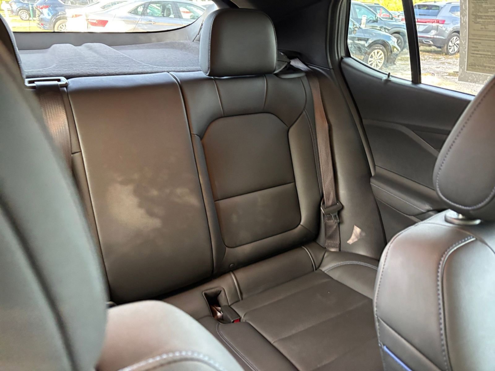 Used 2025 Buick Envista Sport Touring image 37