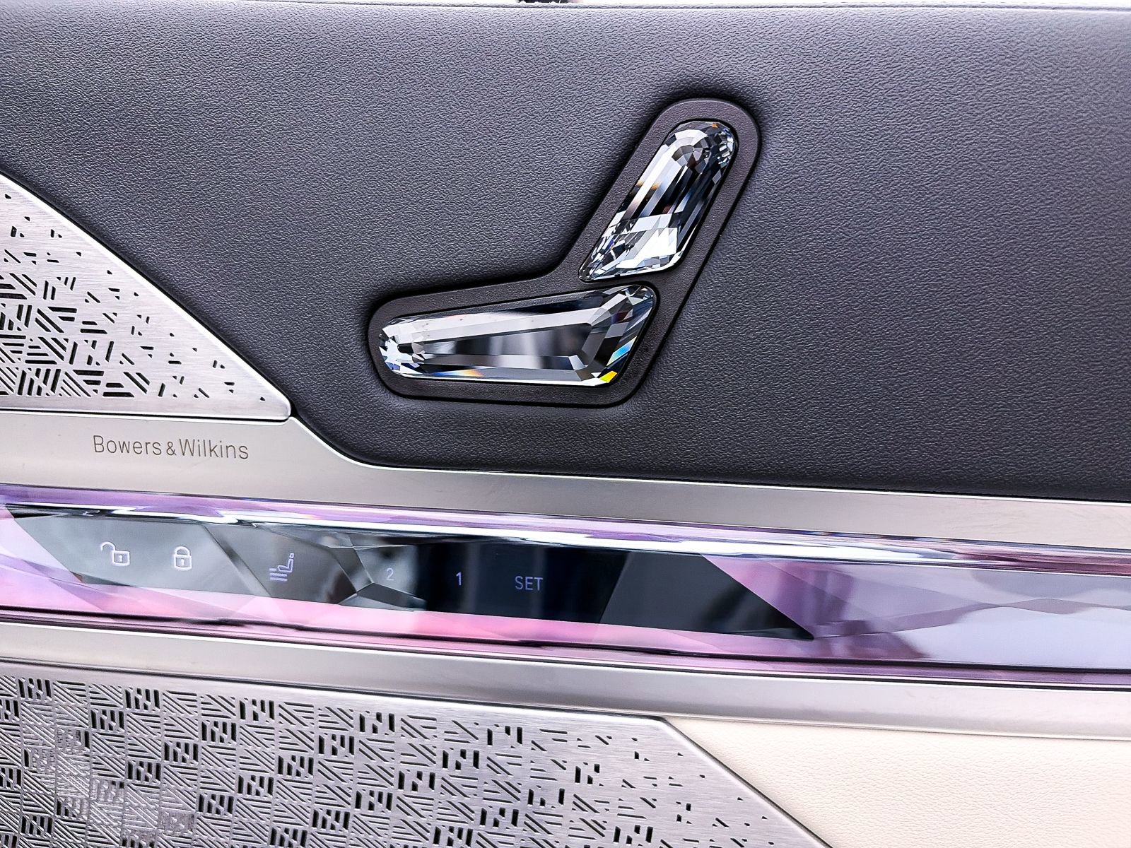 Used 2024 BMW 760i xDrive AWD/4WD image 43