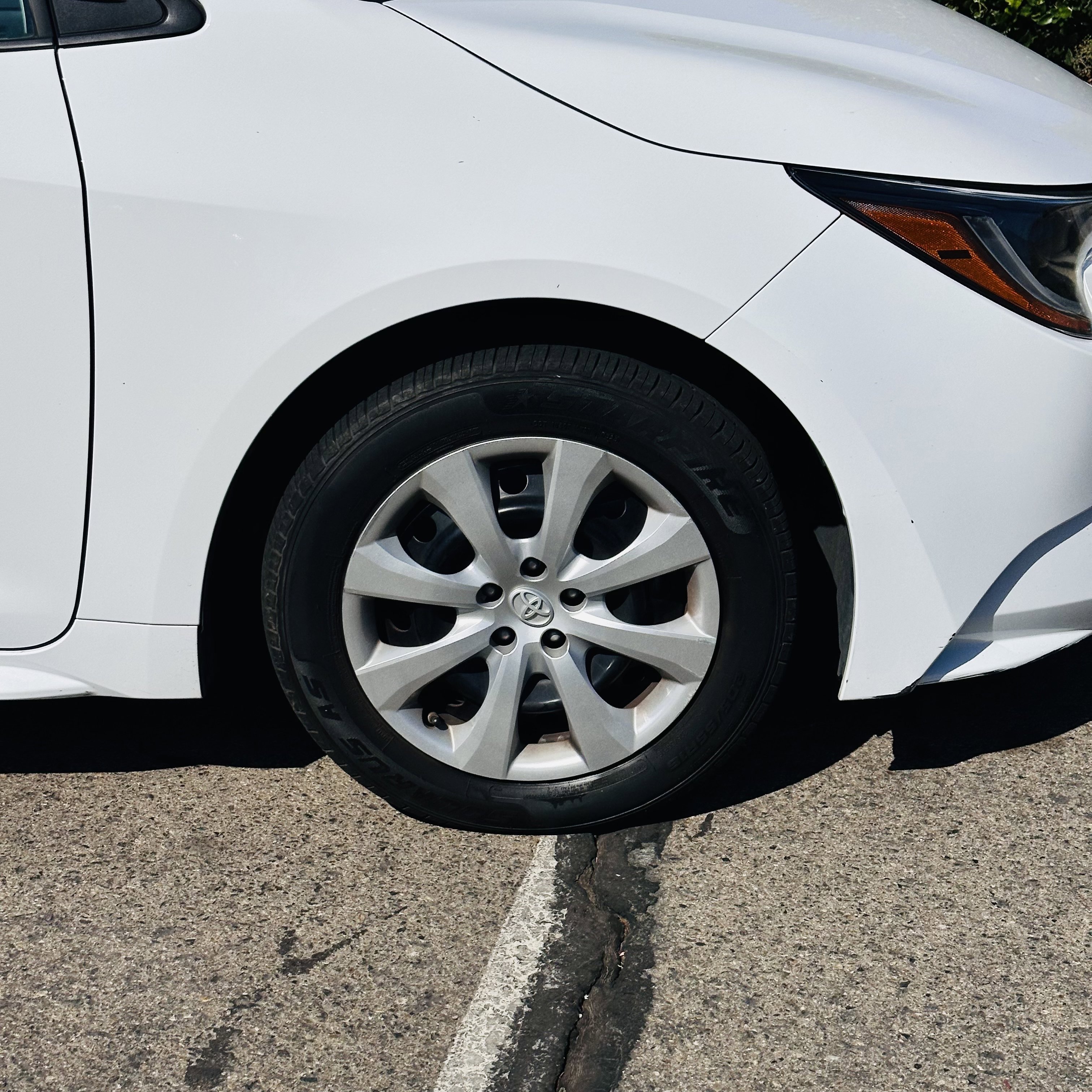 Used 2022 Toyota Corolla LE image 5
