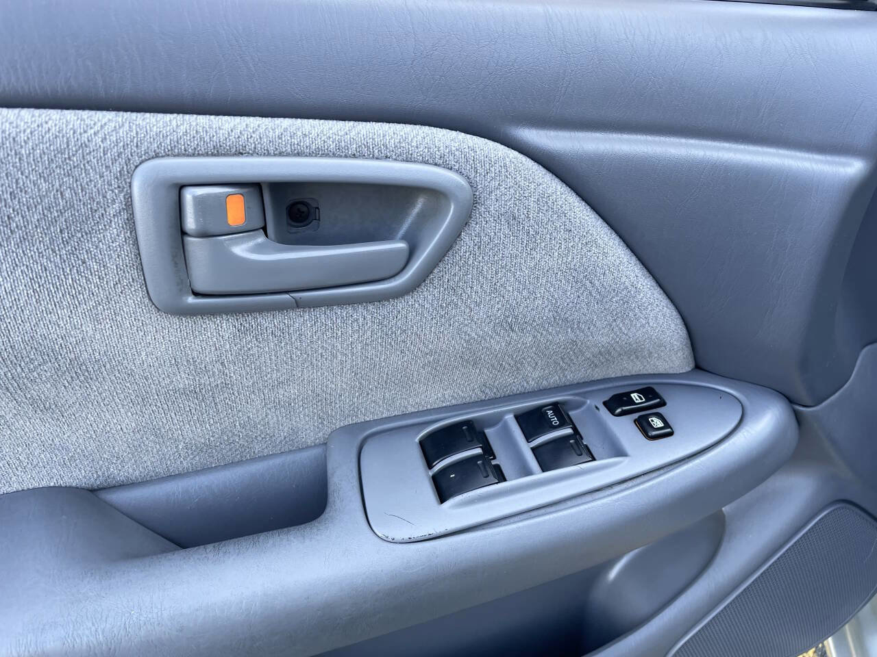 Used 2000 Toyota Camry CE image 12