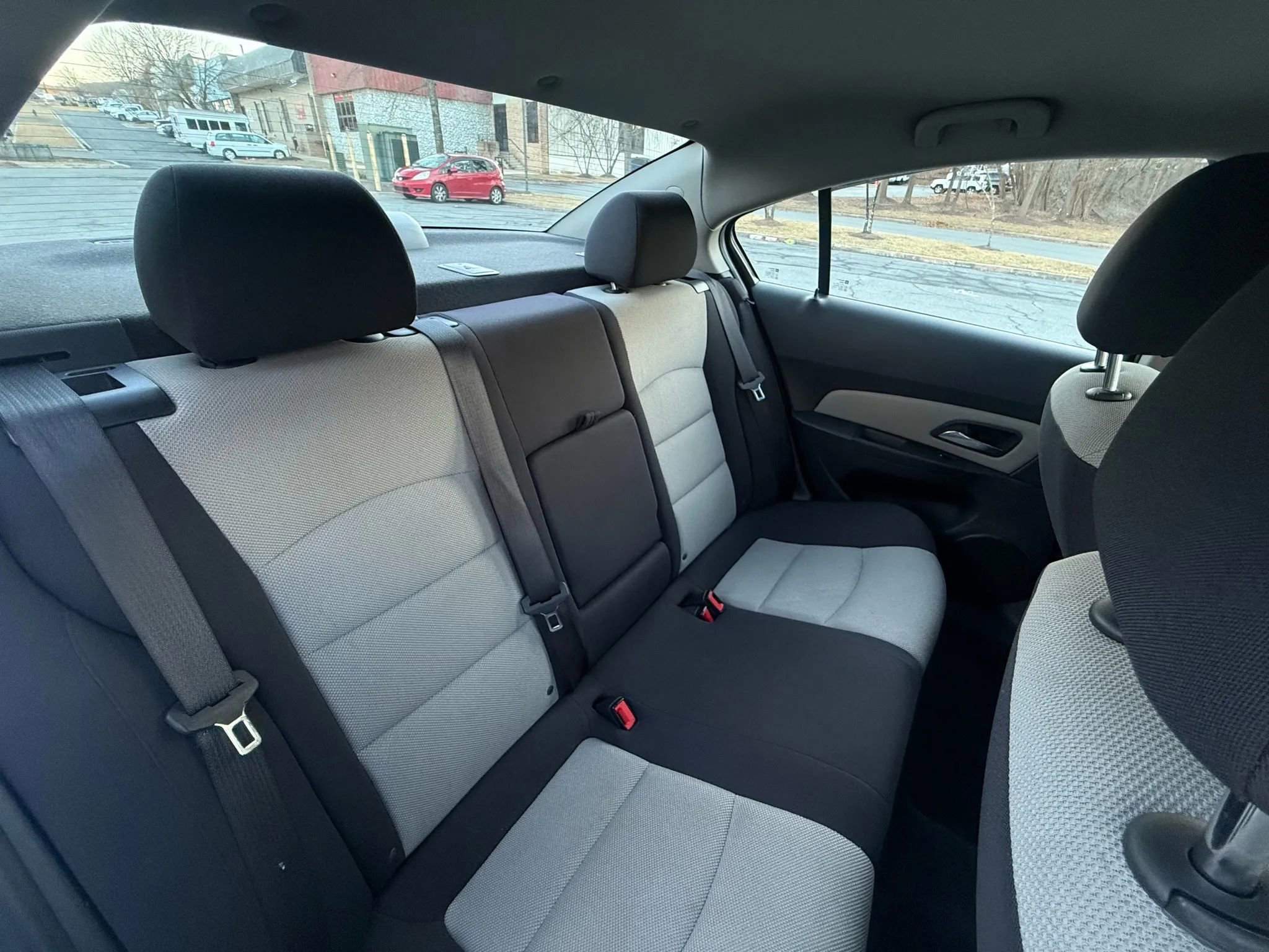 Used 2013 Chevrolet Cruze LS image 26