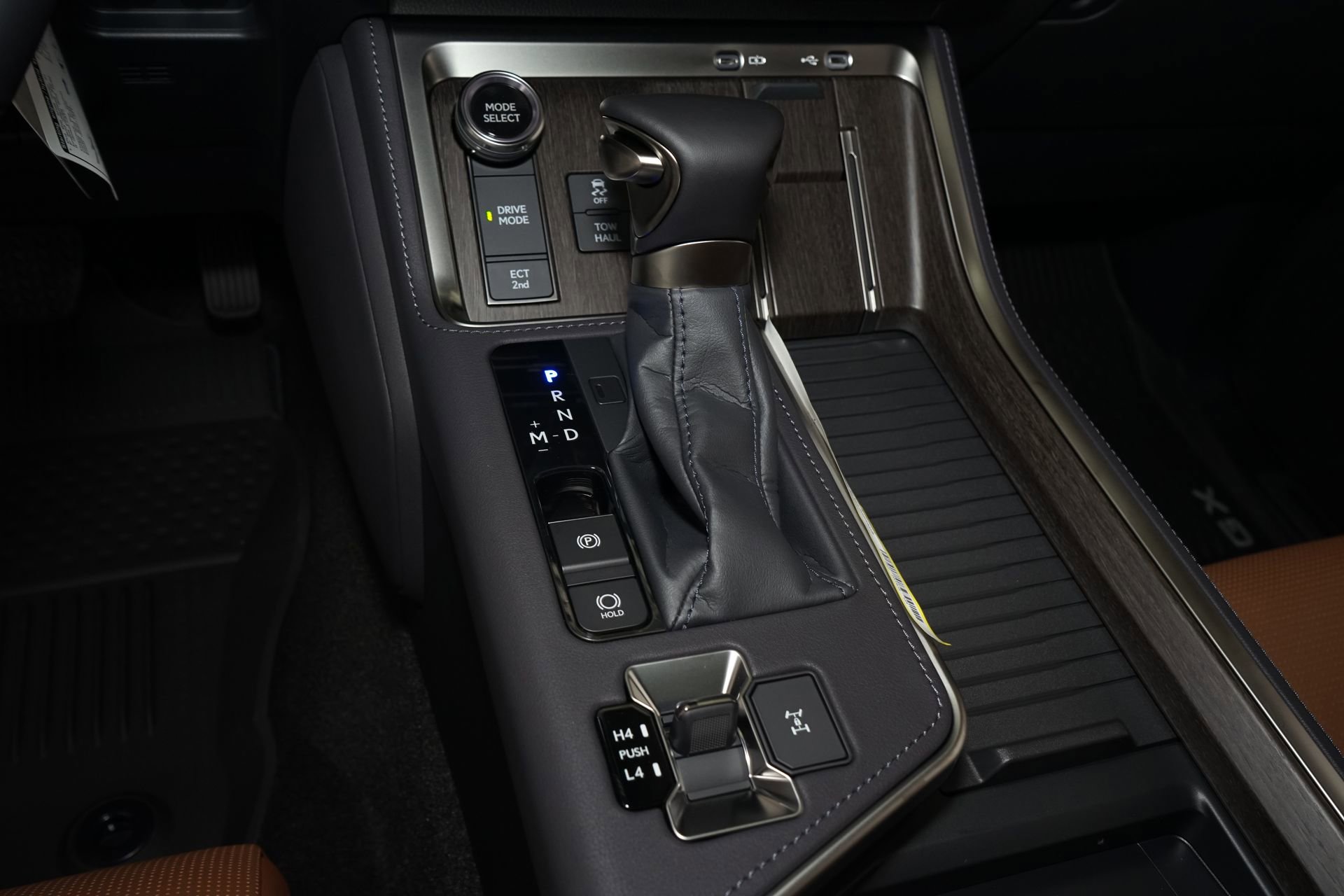 Used 2026 Lexus GX 550 AWD/4WD image 19