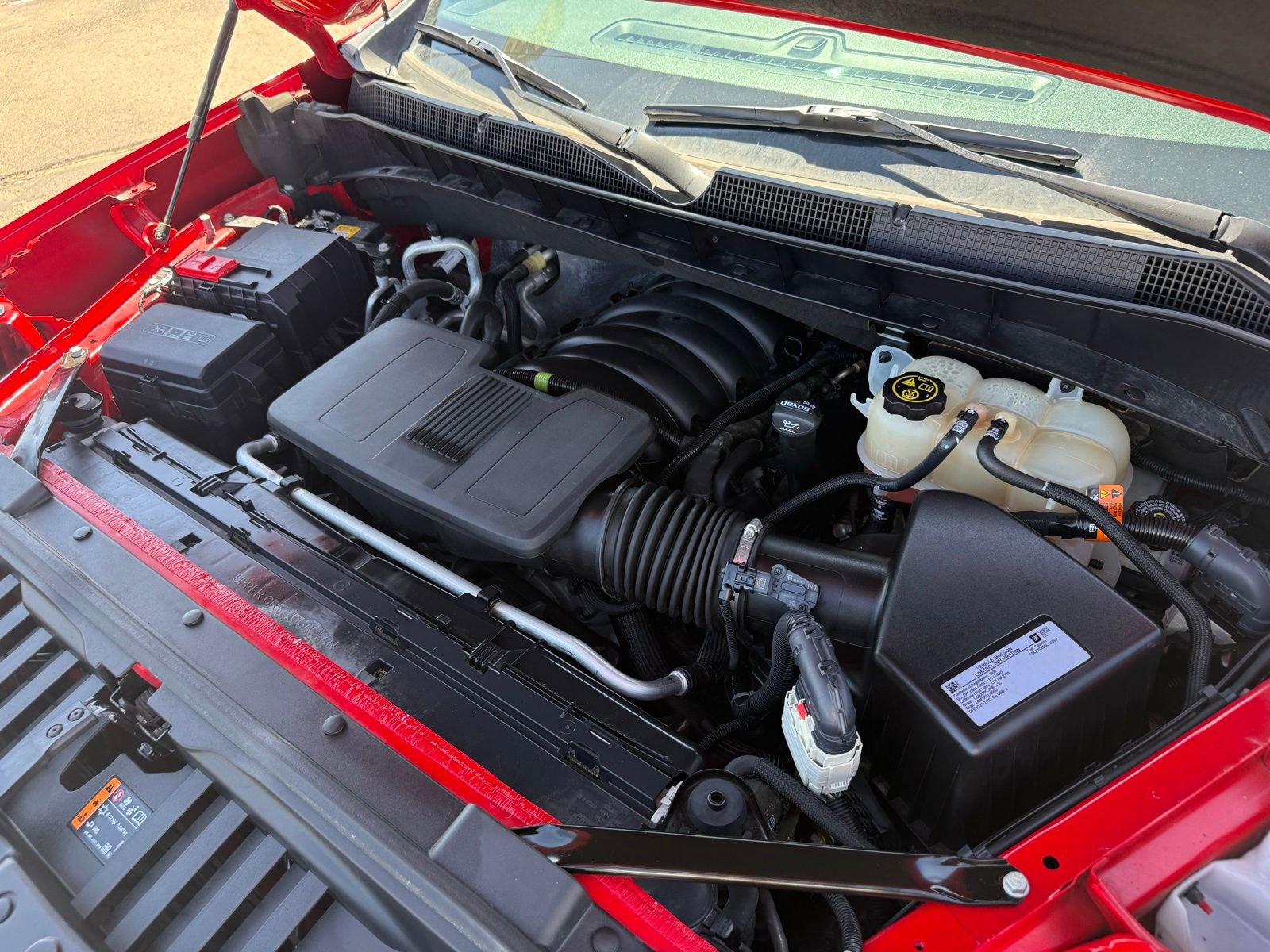 Used 2020 Chevrolet Silverado 1500 LT AWD/4WD image 38