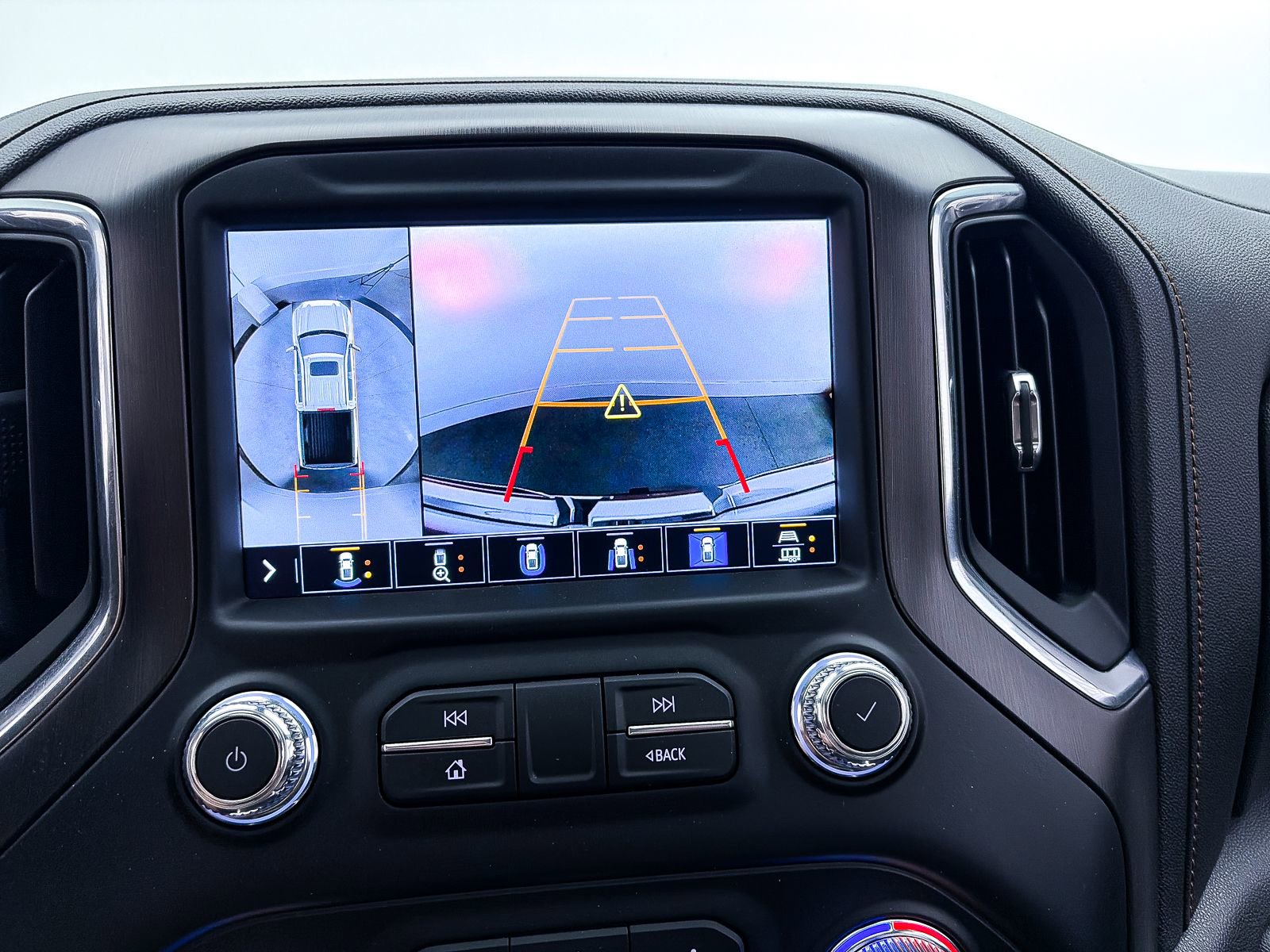 Used 2021 GMC Sierra 1500 AT4 w/ AT4 Premium Package image 8