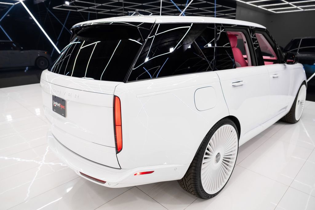 Used 2025 Land Rover Range Rover SE image 16
