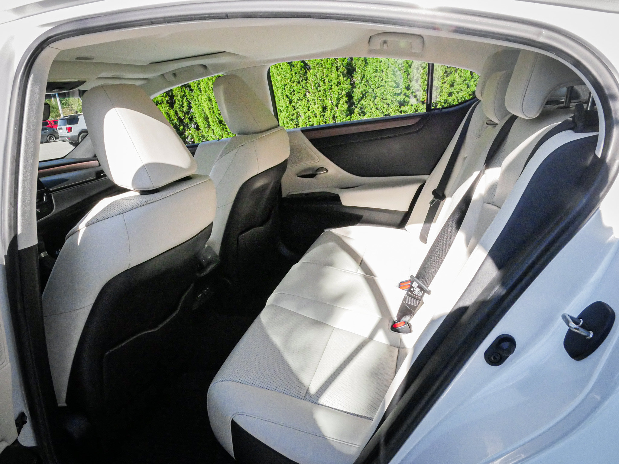 Used 2024 Lexus ES 350 w/ Premium Package FWD image 31