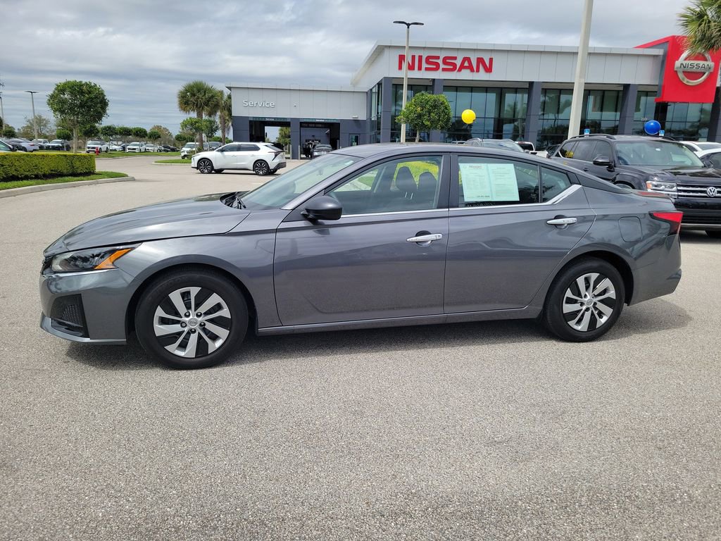 Used 2025 Nissan Altima 2.5 S image 7