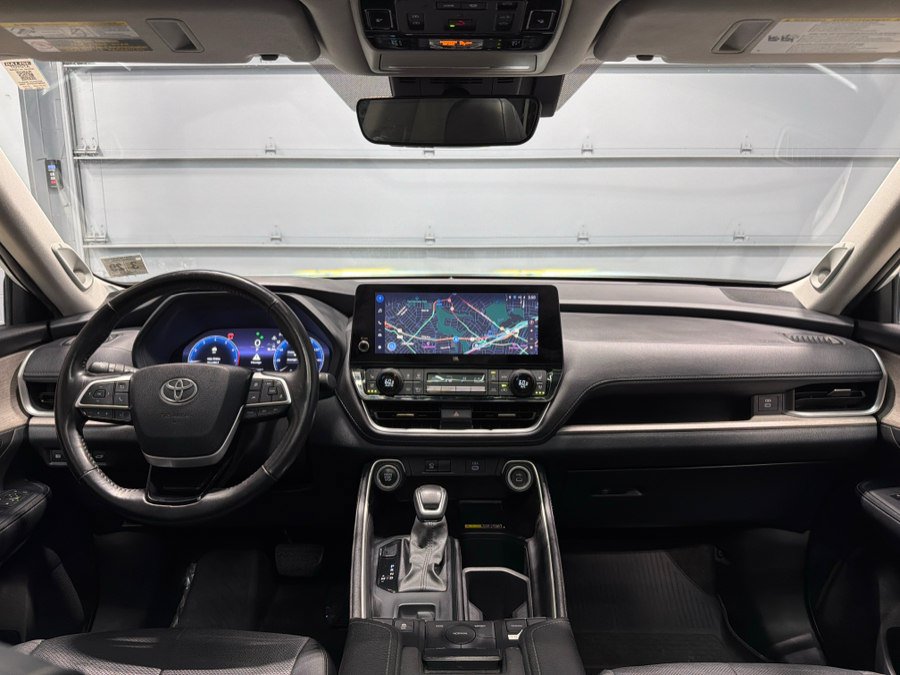 Used 2024 Toyota Grand Highlander AWD image 27